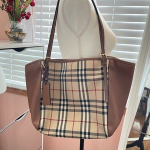 Burberry horseferry handbag, color: honey/ leather